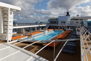Pool-Deck