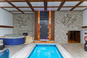 Haven Courtyard und Pool