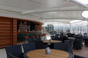 Yacht Club Pool Bar