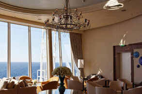 Pinnacle Lounge
