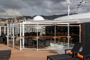 Yacht Club Pool Bar