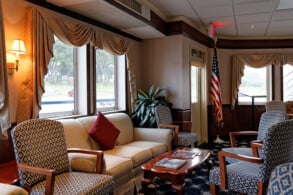 queen-of-the-mississippi-magnolia-lounge-8210