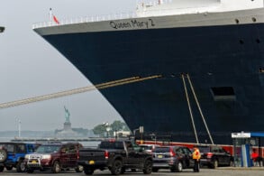 Queen Mary 2 in Brooklyn