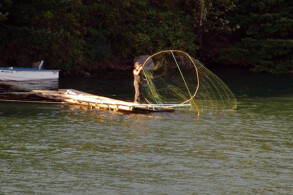 Indianer beim Fischen