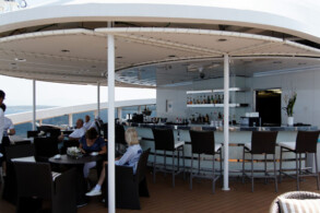 Outside Bar