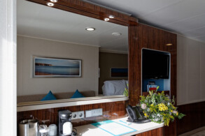 BA Mid-Ship Balcony 13858