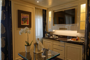 Concierge Suite 725