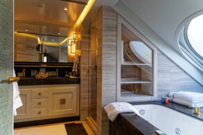 Seven Seas Suite 801
