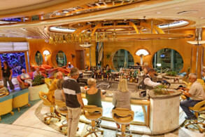 Aquarium Bar