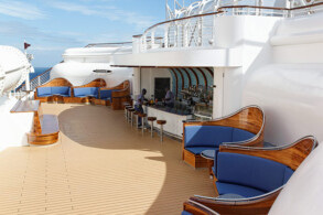 Waves Bar