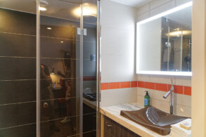 Ultimate Family Suite 17033
