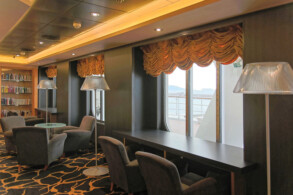 Armonia Lounge & Bibliothek