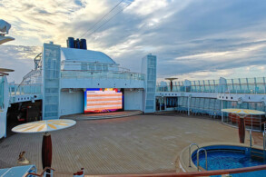 Pooldeck
