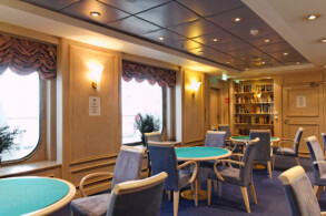 Bibliothek & Card Room