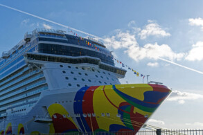Norwegian Encore in Bremerhaven
