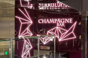 Bars & Lounges