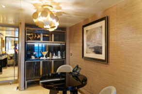 Seven Seas Suite 801