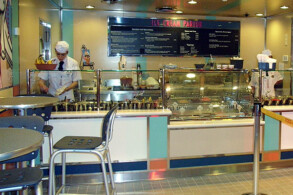 Icecream Parlor - Boardwalk - Oasis of the Seas