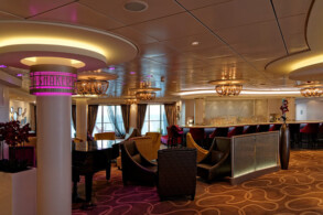 Shaker's Bar