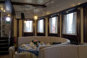 Salon / Restaurant / Bar