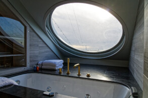 Seven Seas Suite 801