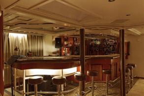 Piano Bar