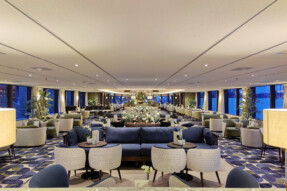 Lounge, Bar