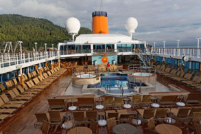 Pool-Deck