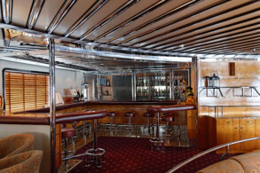 Main Salon - Bar