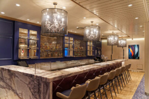 Lumas Bar & Lounge