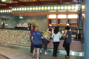 Donut Shop - Boardwalk - Oasis of the Seas