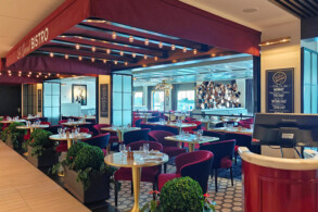 Le Grand Bistro