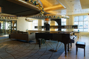 Pianobar, Lobby