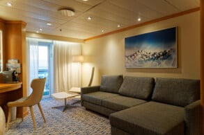 Suite 8227