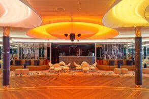 Grand Bar Leonardo
