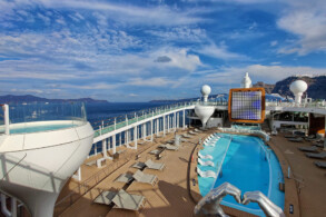 Pooldeck - Resort Deck