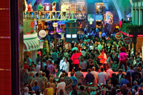 Show: Dreamworks-Parade