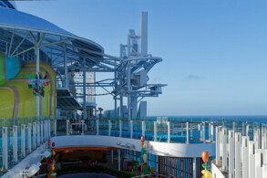 Thrill Island, Crown's Edge