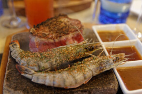 Hot-Rock-Dinner am Pool