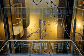 Treppenabsatz mit Glasboden