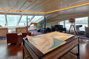Explorer Lounge