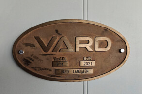 Werft-Bauschild auf der Brücke