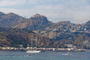 Rhea vor Taormina