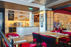 Le Grand Bistro