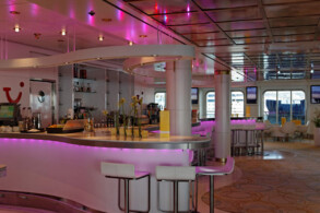TUI Bar