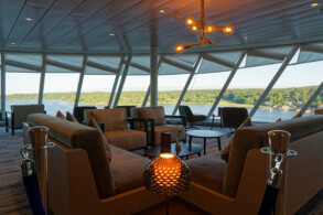 X-Lounge