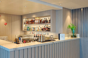 Retreat Lounge
