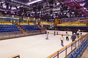 Studio B - Eisbahn