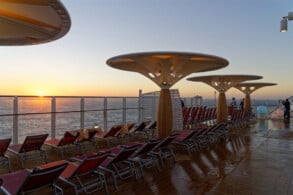 Pool- und Sonnendeck 18