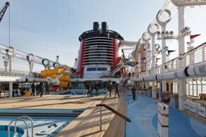 Pool-Deck